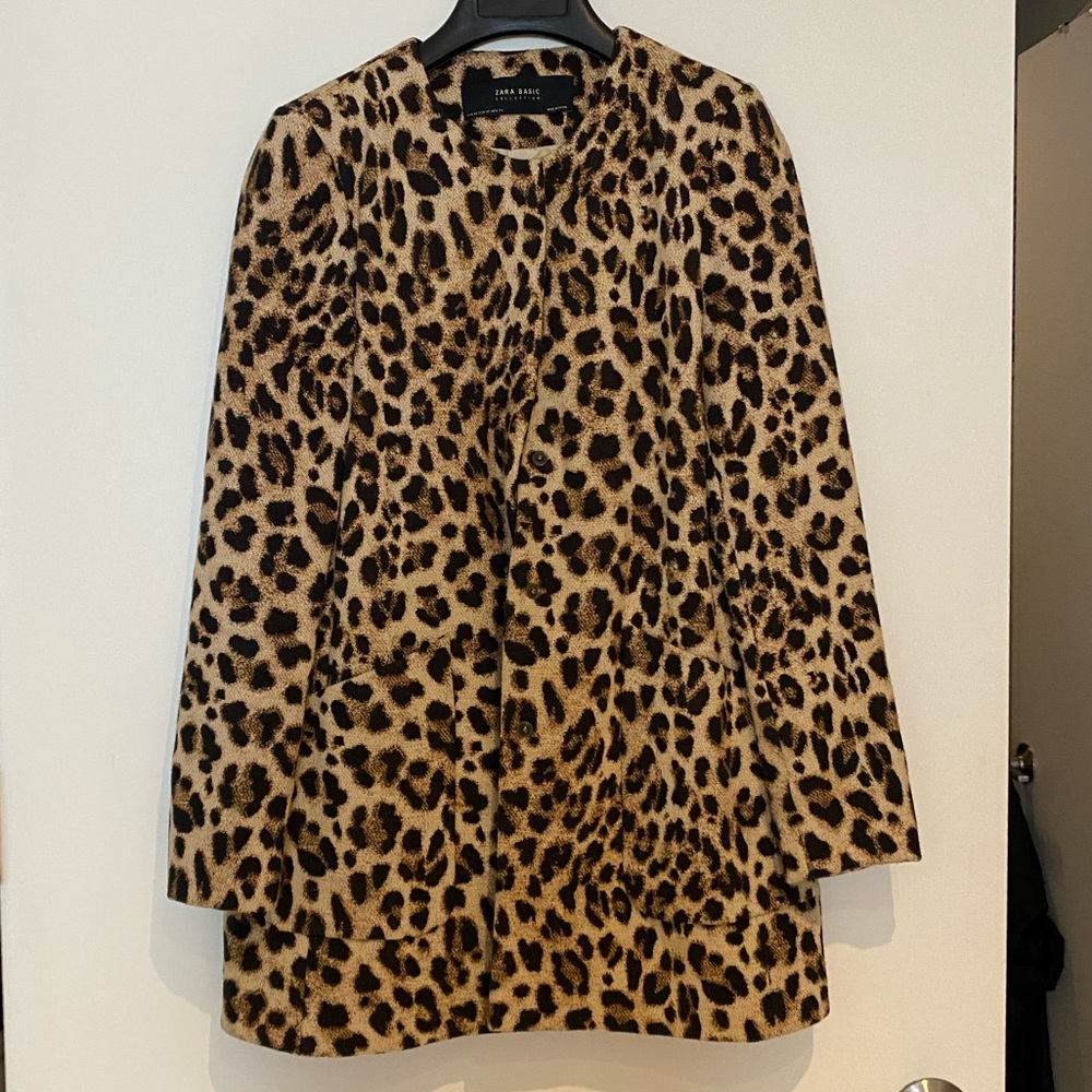 ZARA leopard jacket. Snap front.